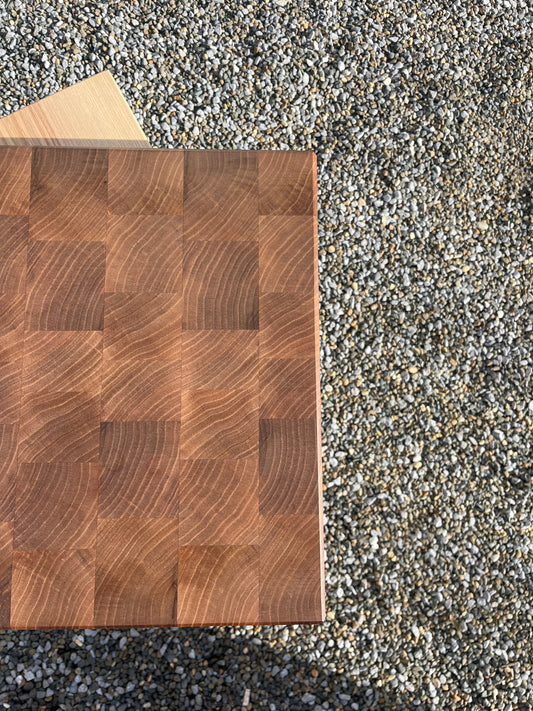 Billot d’exception en noyer ancien – 55,5 x 40 cm