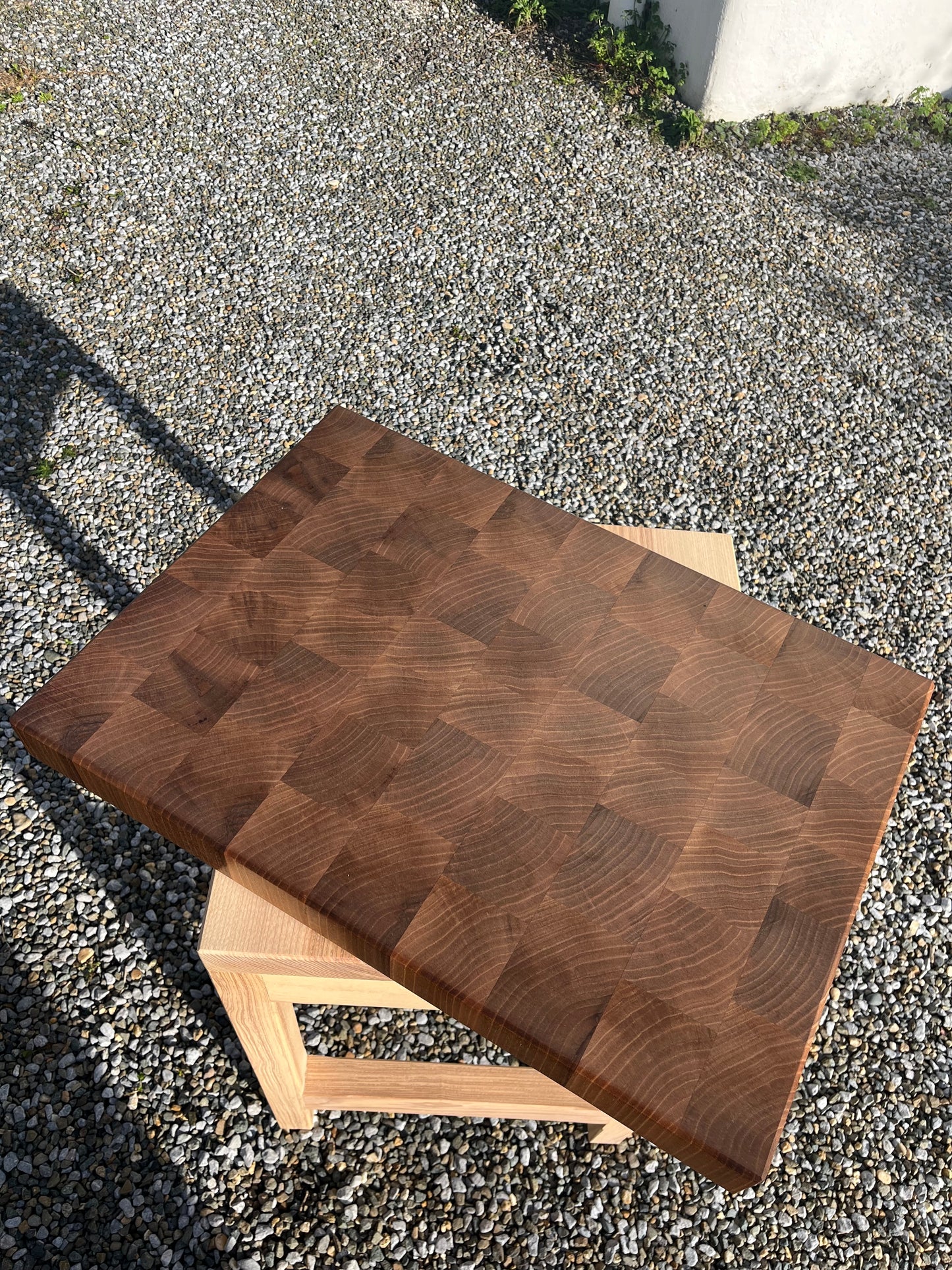 Billot d’exception en noyer ancien – 55,5 x 40 cm
